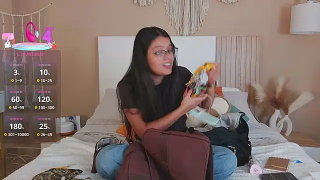 Snapshot of Camila_Bustamante chatting on 03-04-26, 02:12 Camila Bustamante online show from 03-04-26, 02:12