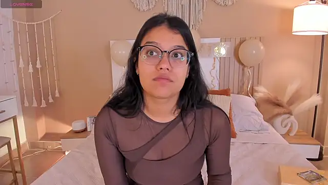 Snapshot of Camila_Bustamante chatting on 07-03-26, 02:34 Camila Bustamante online show from 07-03-26, 02:34