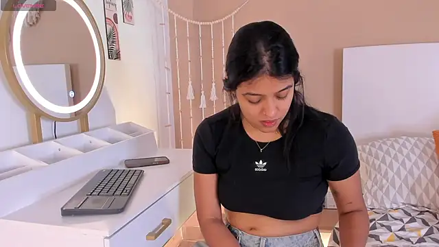Snapshot of Camila_Bustamante chatting on 07-04-26, 04:13 Camila Bustamante online show from 07-04-26, 04:13