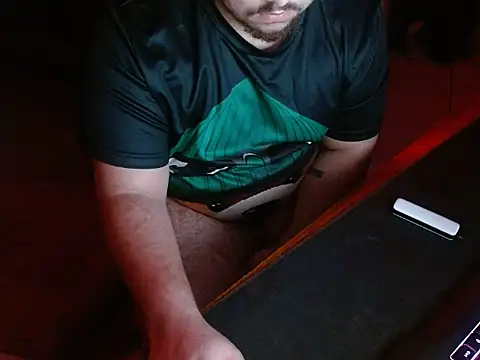 Snapshot of Luacsboy22 chatting on 11-06-25, 11:37 Luacsboy22 online show from 11-06-25, 11:37