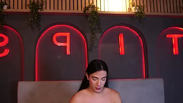 Ariaa Isabell online show from 05-14-26, 06:47