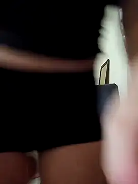 Snapshot of Theredcorazon chatting on 11-06-25, 04:24 Theredcorazon online show from 11-06-25, 04:24