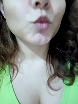 Snapshot of Theredcorazon chatting on 12-04-25, 06:34 Theredcorazon online show from 12-04-25, 06:34