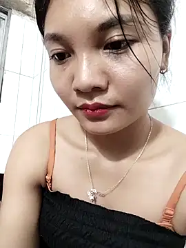 Snapshot of Duyen02 chatting on 10-11-25, 05:22 Duyen02 online show from 10-11-25, 05:22