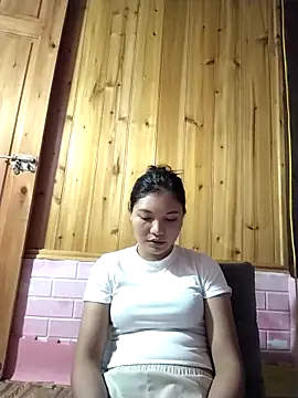 Snapshot of Duyen02 chatting on 10-18-25, 01:56 Duyen02 online show from 10-18-25, 01:56