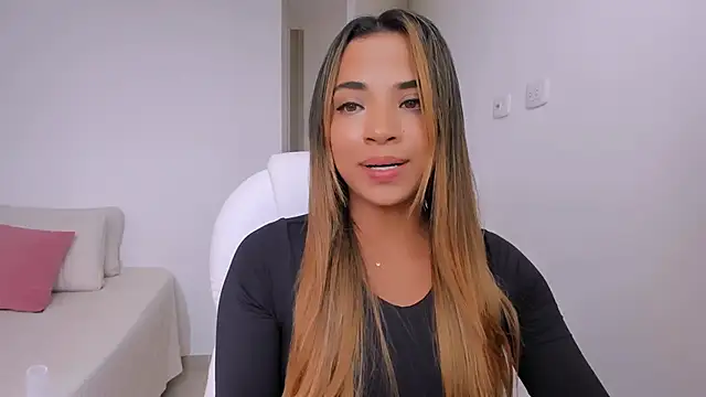 Chloe Rain online show from 12-14-25, 09:08