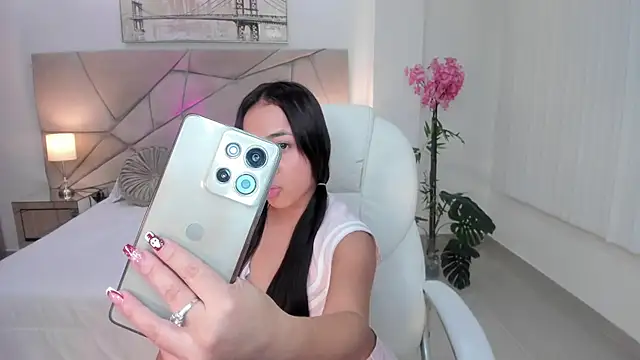 July Adams online show from 12-21-25, 04:19