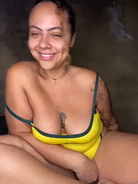 Chloe Leaozinho online show from 05-03-26, 11:05