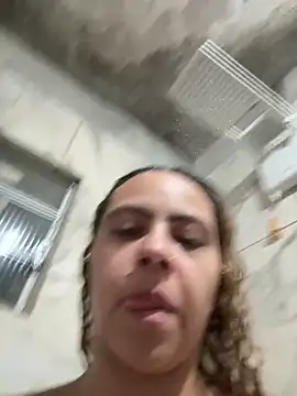 Chloe Leaozinho online show from 06-09-26, 11:49