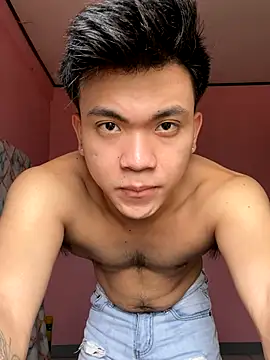 Snapshot of JerichoGutierez chatting on 12-15-25, 03:11 JerichoGutierez online show from 12-15-25, 03:11