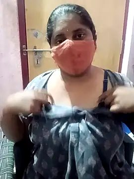 Snapshot of Jessi_25 chatting on 12-21-25, 04:03 Jessi 25 online show from 12-21-25, 04:03