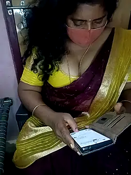 Snapshot of Jessi_25 chatting on 02-19-26, 04:36 Jessi 25 online show from 02-19-26, 04:36