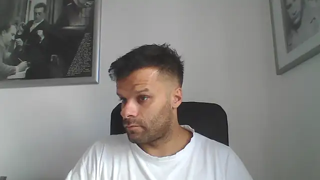 Snapshot of FROCETTO93 chatting on 09-12-25, 06:46 FROCETTO93 online show from 09-12-25, 06:46