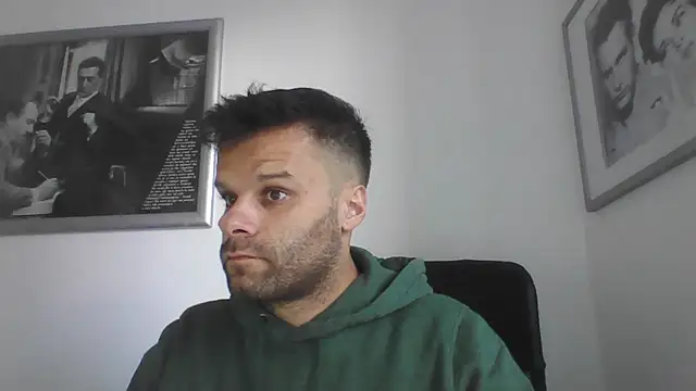 Snapshot of FROCETTO93 chatting on 10-09-25, 02:37 FROCETTO93 online show from 10-09-25, 02:37