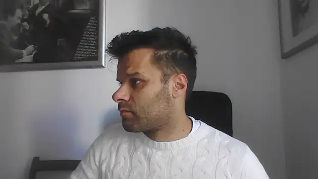 Snapshot of FROCETTO93 chatting on 11-04-25, 01:32 FROCETTO93 online show from 11-04-25, 01:32