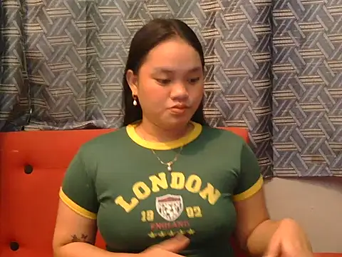 prettykrysgirl online show from 06-25-26, 08:08