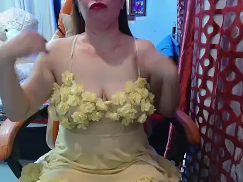 Snapshot of VerySexyCeline chatting on 09-28-25, 10:15 VerySexyCeline online show from 09-28-25, 10:15