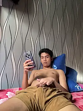 Snapshot of Demure_Asian143 chatting on 10-13-25, 05:51 Demure Asian143 online show from 10-13-25, 05:51