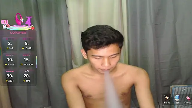 Snapshot of Demure_Asian143 chatting on 12-15-25, 12:42 Demure Asian143 online show from 12-15-25, 12:42