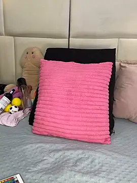 Willow Wright online show from 04-22-26, 02:40