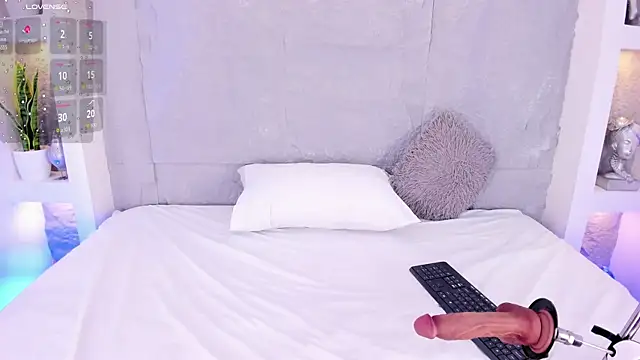 LovelyEyesx online show from 05-14-26, 03:52