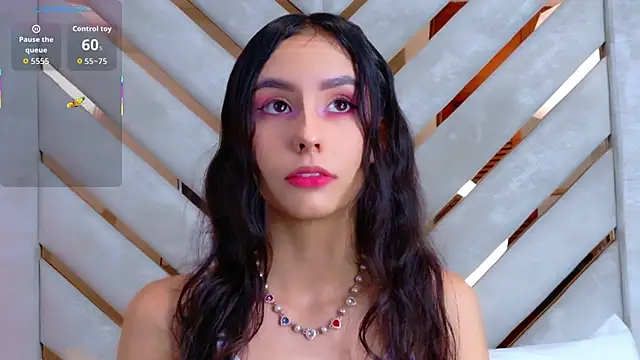 Snapshot of Sarah-Grace chatting on 10-27-25, 02:48 Sarah-Grace online show from 10-27-25, 02:48