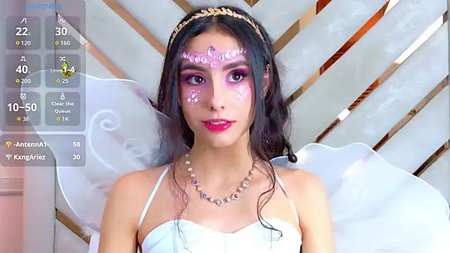 Snapshot of Sarah-Grace chatting on 10-31-25, 02:56 Sarah-Grace online show from 10-31-25, 02:56