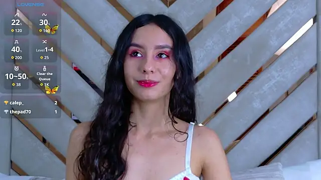 Snapshot of Sarah-Grace chatting on 11-05-25, 02:22 Sarah-Grace online show from 11-05-25, 02:22