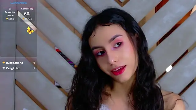 Snapshot of Sarah-Grace chatting on 11-08-25, 03:18 Sarah-Grace online show from 11-08-25, 03:18