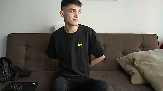 Snapshot of MattyandAiden chatting on 01-18-26, 04:55 MattyandAiden online show from 01-18-26, 04:55