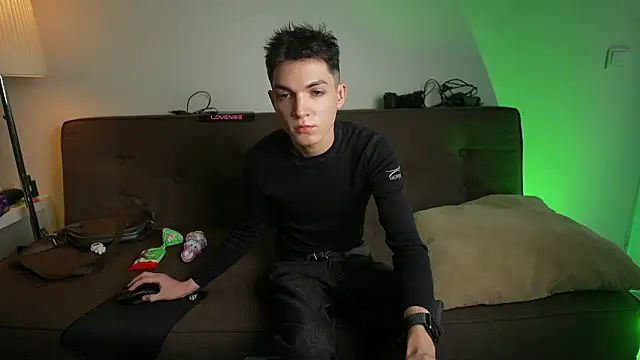 Snapshot of MattyandAiden chatting on 03-19-26, 05:28 MattyandAiden online show from 03-19-26, 05:28