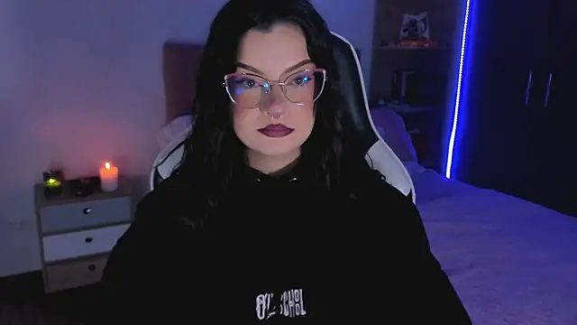 Snapshot of OphelianaRose33 chatting on 10-03-25, 12:07 OphelianaRose33 online show from 10-03-25, 12:07