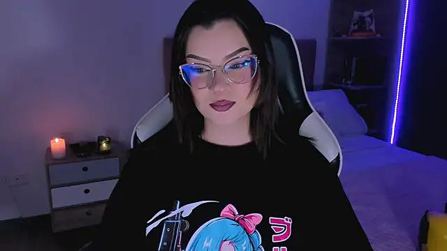 Snapshot of OphelianaRose33 chatting on 10-06-25, 08:06 OphelianaRose33 online show from 10-06-25, 08:06