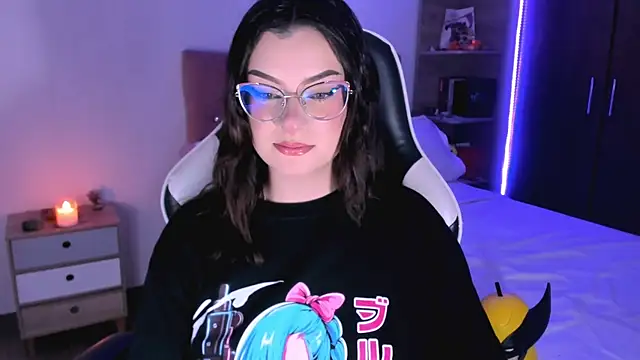 Snapshot of OphelianaRose33 chatting on 10-11-25, 08:29 OphelianaRose33 online show from 10-11-25, 08:29