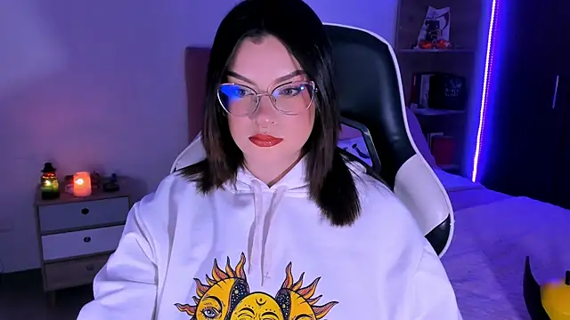 Snapshot of OphelianaRose33 chatting on 10-28-25, 10:56 OphelianaRose33 online show from 10-28-25, 10:56