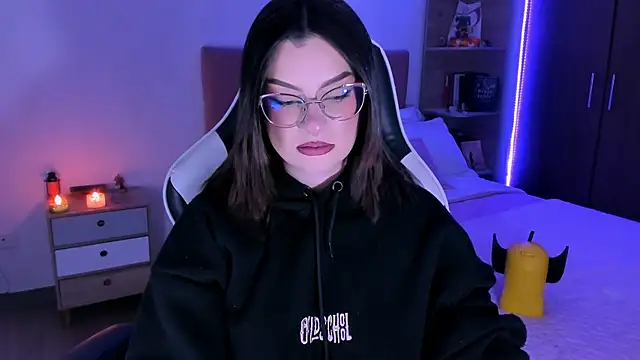 Snapshot of OphelianaRose33 chatting on 11-07-25, 10:32 OphelianaRose33 online show from 11-07-25, 10:32