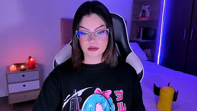 Snapshot of OphelianaRose33 chatting on 11-23-25, 09:25 OphelianaRose33 online show from 11-23-25, 09:25