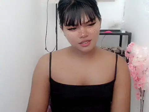 Snapshot of FROXXX21 chatting on 07-05-26, 03:45 FROXXX21 online show from 07-05-26, 03:45