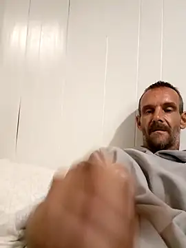 Snapshot of Hungwell1515 chatting on 10-24-25, 02:02 Hungwell1515 online show from 10-24-25, 02:02