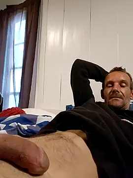 Snapshot of Hungwell1515 chatting on 11-24-25, 02:39 Hungwell1515 online show from 11-24-25, 02:39