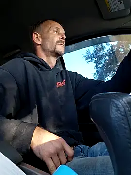 Snapshot of Hungwell1515 chatting on 12-15-25, 03:05 Hungwell1515 online show from 12-15-25, 03:05