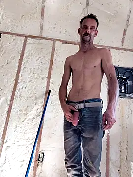 Snapshot of Hungwell1515 chatting on 12-19-25, 07:54 Hungwell1515 online show from 12-19-25, 07:54