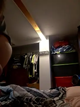 Snapshot of Hungwell1515 chatting on 03-06-26, 12:34 Hungwell1515 online show from 03-06-26, 12:34