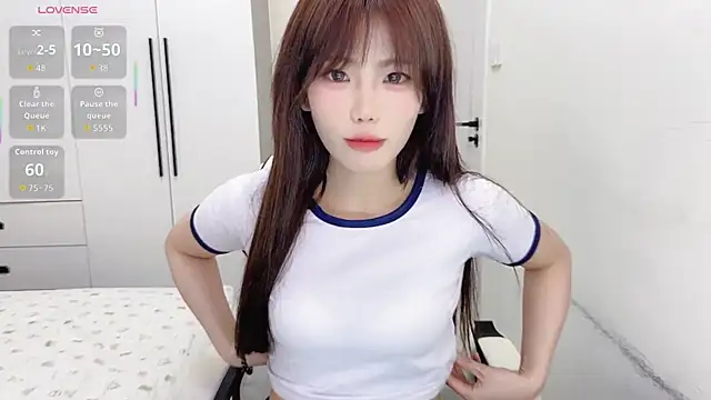 Snapshot of Darcy_xixioo chatting on 10-11-25, 04:27 Darcy xixioo online show from 10-11-25, 04:27