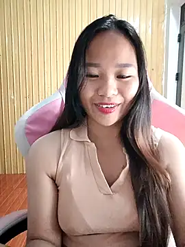 Snapshot of Na_na90 chatting on 05-12-26, 01:03 Na na90 online show from 05-12-26, 01:03