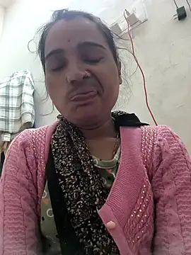 Snapshot of Hot_raaani chatting on 12-19-25, 10:06 Hot raaani online show from 12-19-25, 10:06