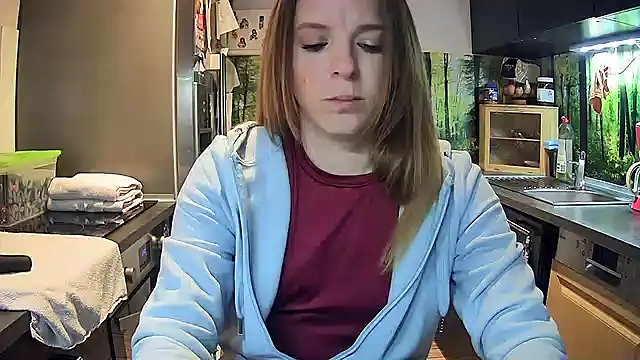 Snapshot of SexyMilf_37 chatting on 09-26-25, 08:02 SexyMilf 37 online show from 09-26-25, 08:02