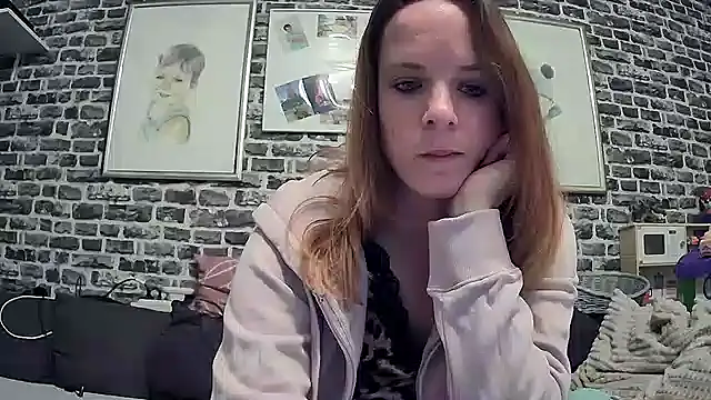 Snapshot of SexyMilf_37 chatting on 09-29-25, 06:46 SexyMilf 37 online show from 09-29-25, 06:46