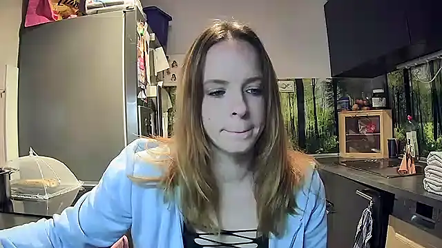 Snapshot of SexyMilf_37 chatting on 09-30-25, 08:14 SexyMilf 37 online show from 09-30-25, 08:14