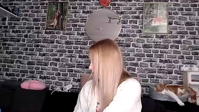 Snapshot of SexyMilf_37 chatting on 11-22-25, 08:41 SexyMilf 37 online show from 11-22-25, 08:41